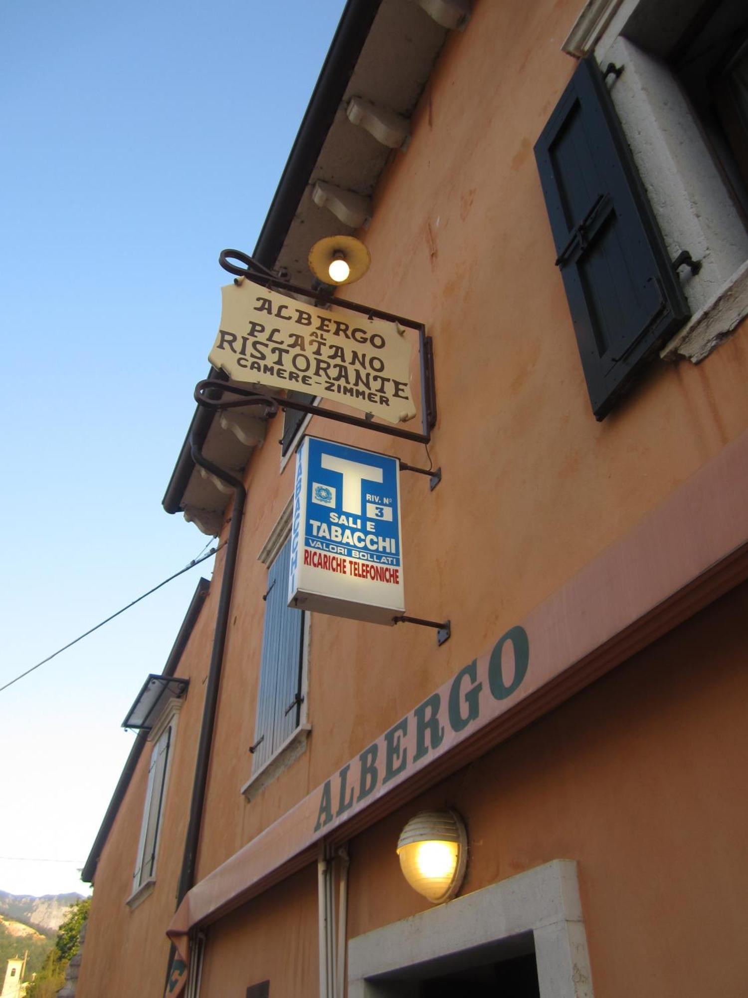 Albergo Al Platano Caprino Veronese Exterior foto