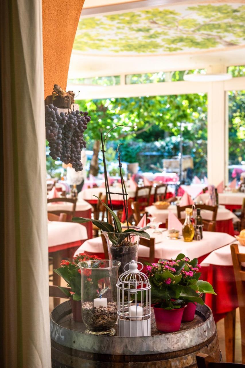 Albergo Al Platano Caprino Veronese Exterior foto
