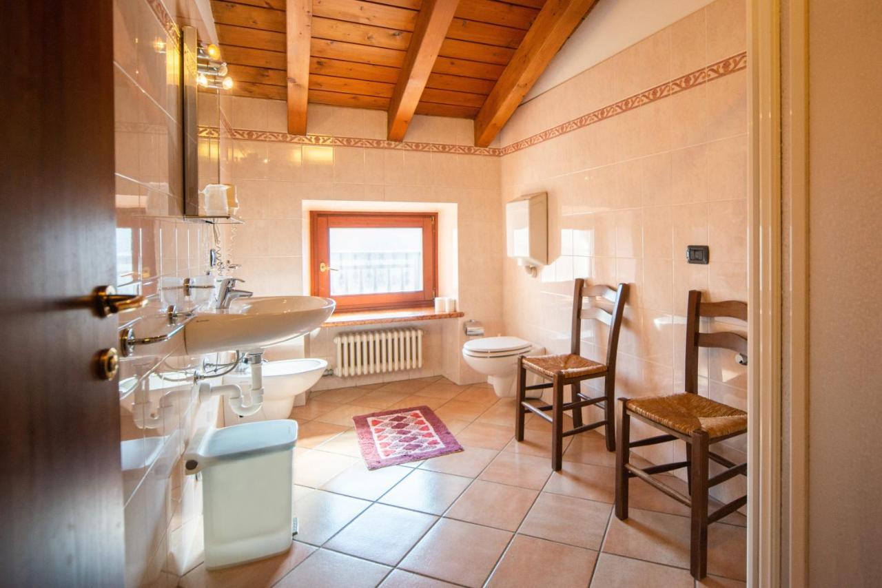 Albergo Al Platano Caprino Veronese Exterior foto