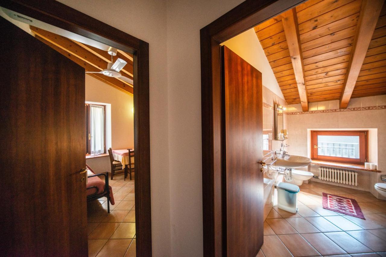 Albergo Al Platano Caprino Veronese Exterior foto