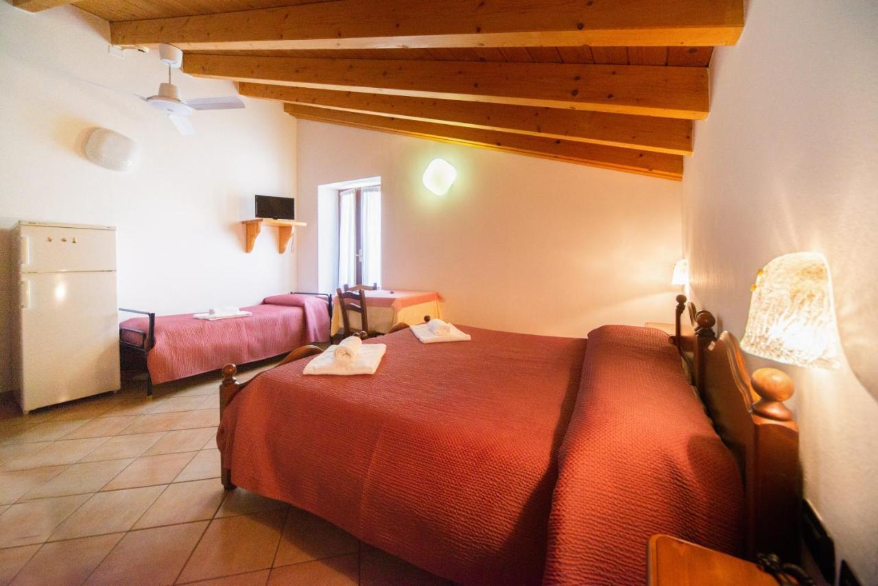 Albergo Al Platano Caprino Veronese Exterior foto